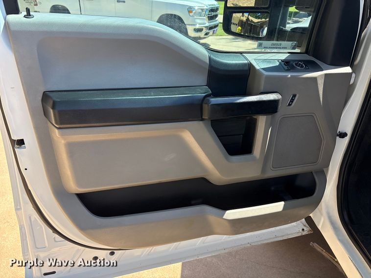image for item EU5565 2017 Ford F250 Super Duty pickup truck