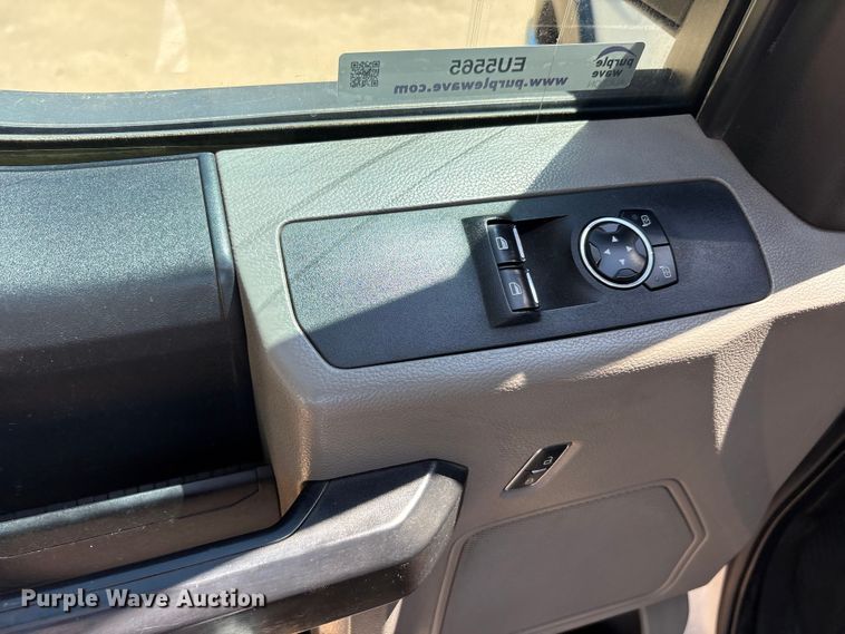 image for item EU5565 2017 Ford F250 Super Duty pickup truck