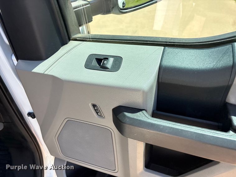 image for item EU5565 2017 Ford F250 Super Duty pickup truck