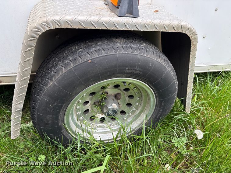 image for item EU8693 2002 Wells Cargo TW121 enclosed cargo trailer