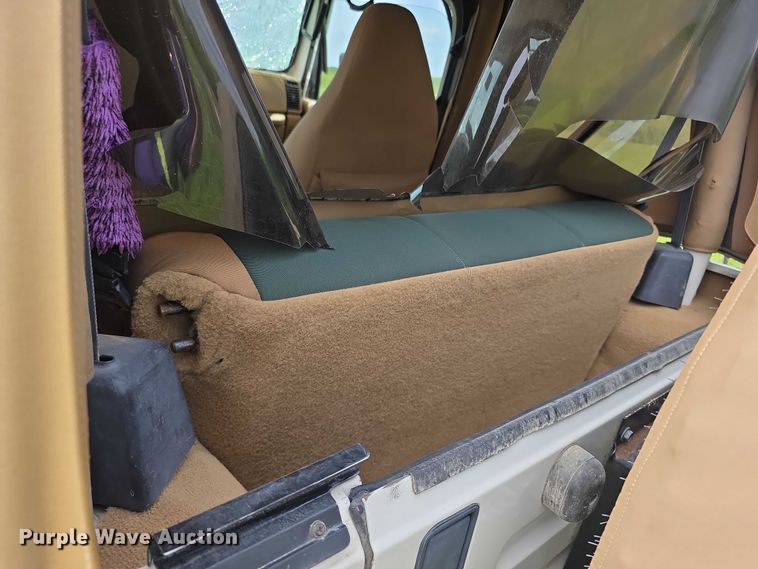 image for item EV2107 1998 Jeep Wrangler Sahara SUV