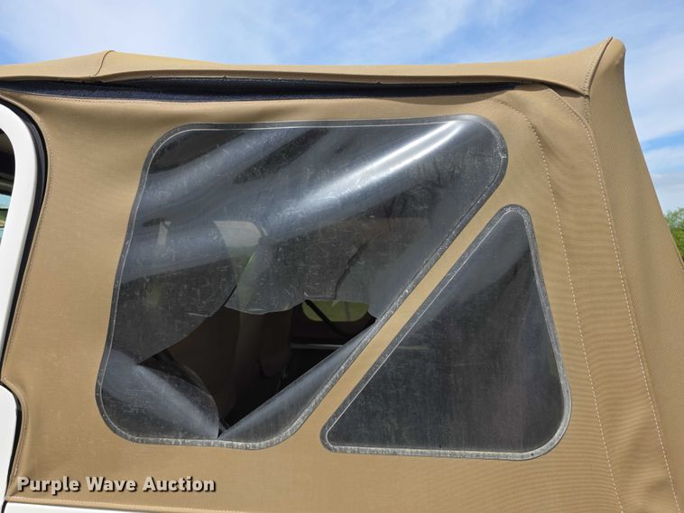 image for item EV2107 1998 Jeep Wrangler Sahara SUV