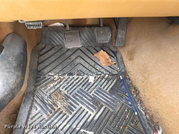 image for item EV2107 1998 Jeep Wrangler Sahara SUV