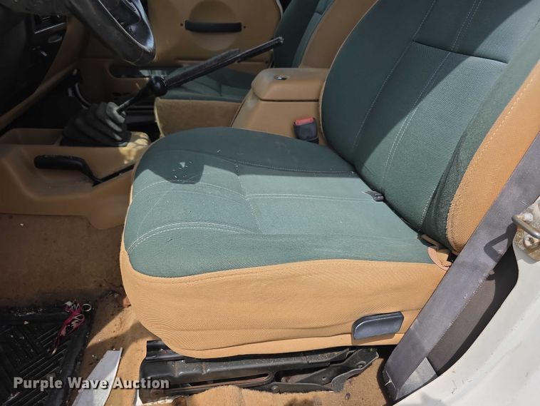 image for item EV2107 1998 Jeep Wrangler Sahara SUV