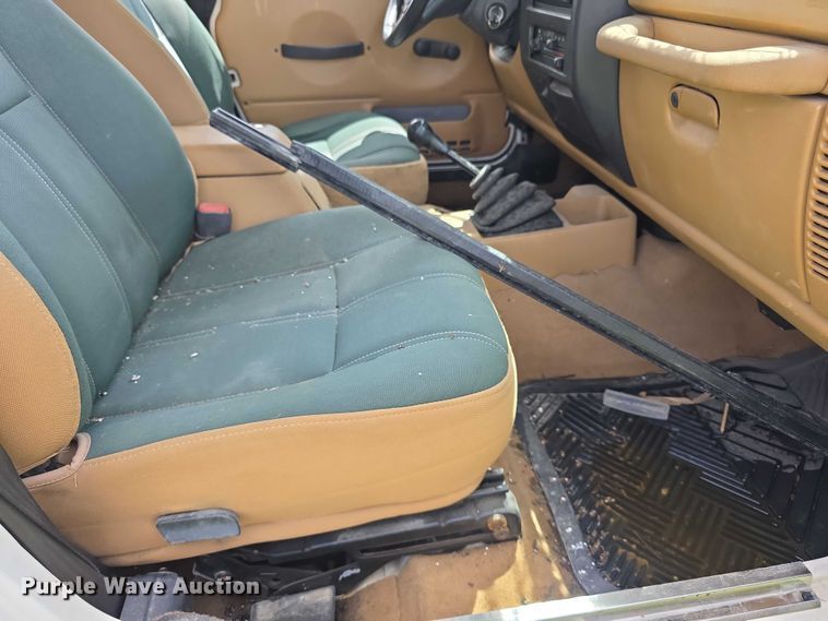 image for item EV2107 1998 Jeep Wrangler Sahara SUV
