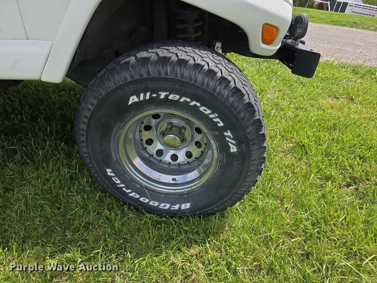 image for item EV2107 1998 Jeep Wrangler Sahara SUV