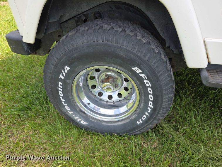 image for item EV2107 1998 Jeep Wrangler Sahara SUV