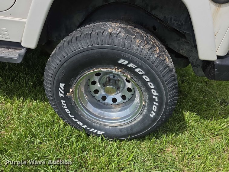 image for item EV2107 1998 Jeep Wrangler Sahara SUV