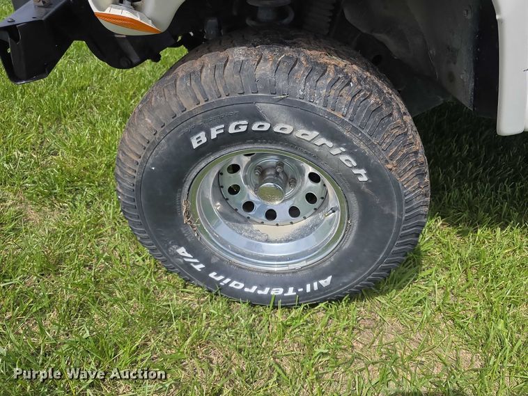 image for item EV2107 1998 Jeep Wrangler Sahara SUV