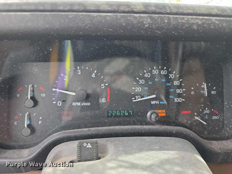 image for item EV2107 1998 Jeep Wrangler Sahara SUV