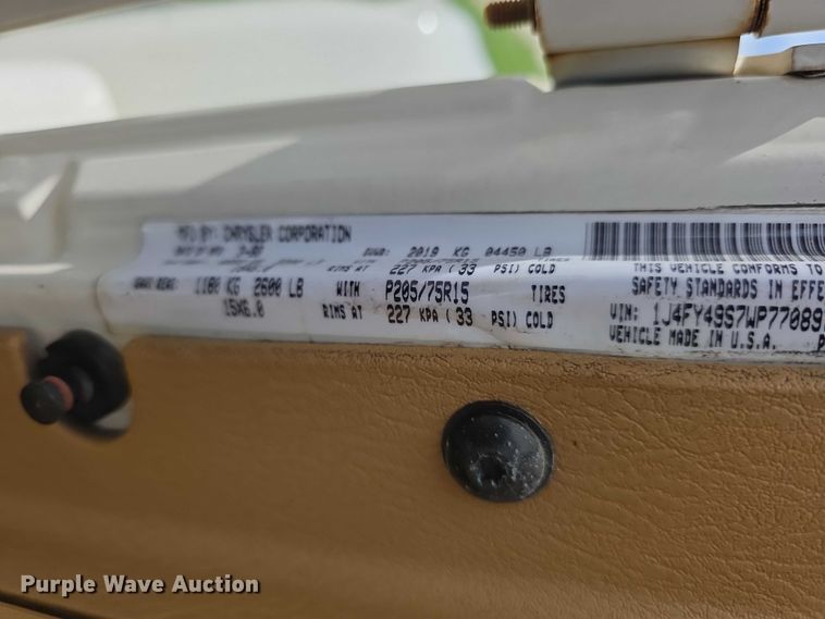 image for item EV2107 1998 Jeep Wrangler Sahara SUV