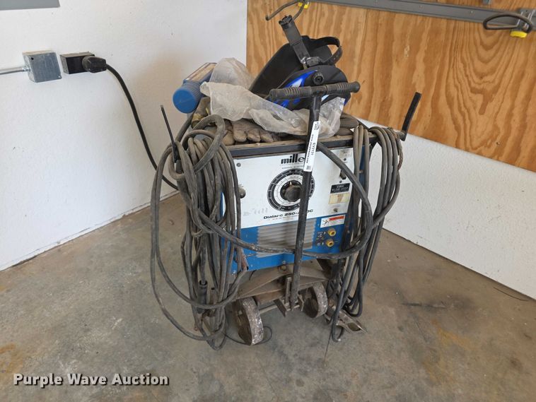 image for item EV2131 Miller Dialarc 250 ac/dc welder welder