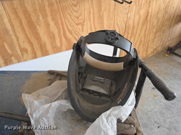 image for item EV2131 Miller Dialarc 250 ac/dc welder welder