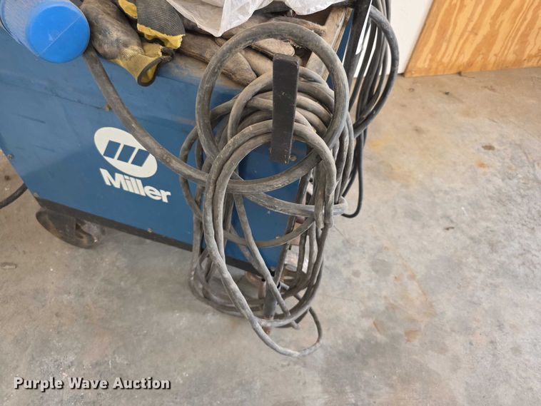 image for item EV2131 Miller Dialarc 250 ac/dc welder welder