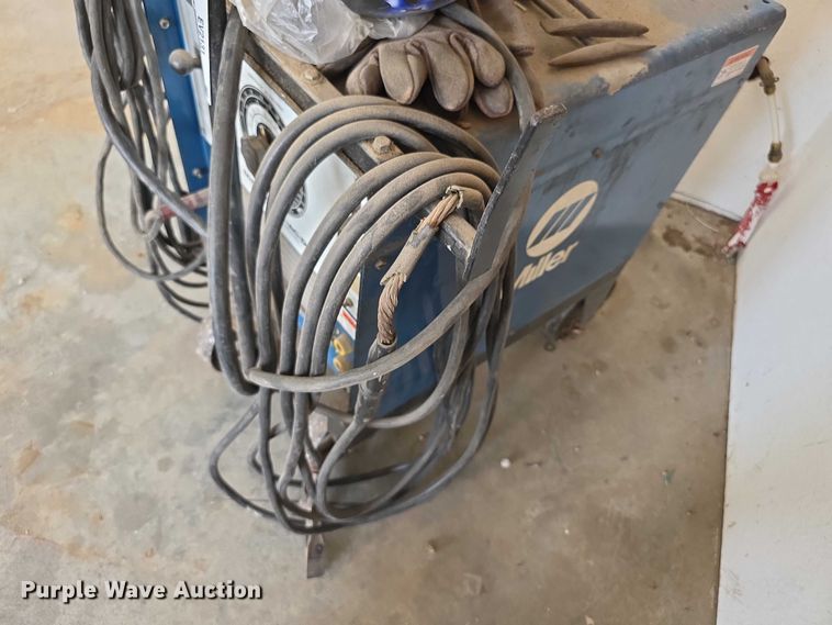 image for item EV2131 Miller Dialarc 250 ac/dc welder welder