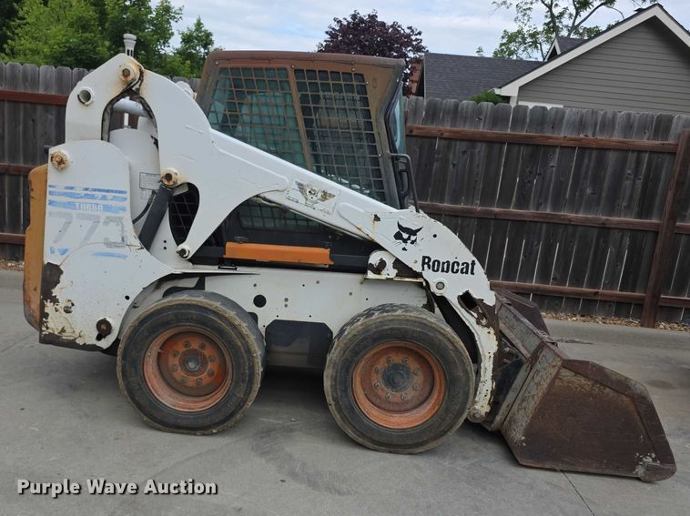 image for item EV2134 2001 Bobcat 773 skid steer loader