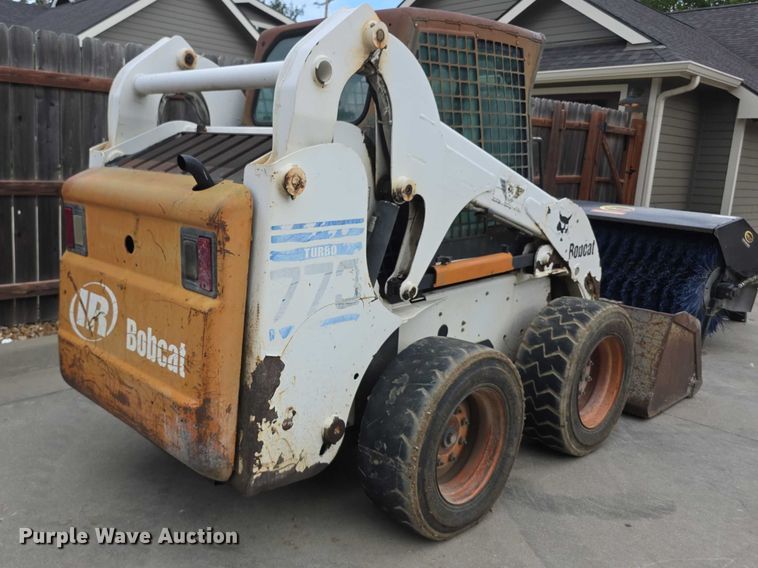 image for item EV2134 2001 Bobcat 773 skid steer loader