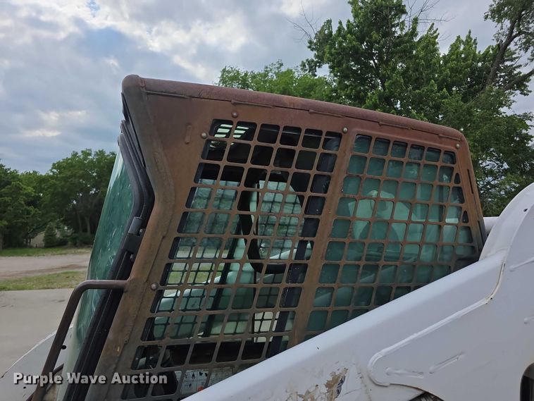 image for item EV2134 2001 Bobcat 773 skid steer loader