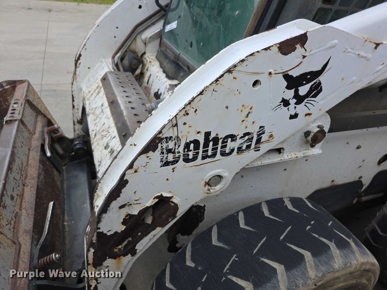 image for item EV2134 2001 Bobcat 773 skid steer loader