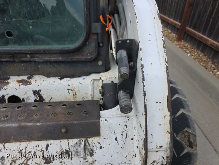 image for item EV2134 2001 Bobcat 773 skid steer loader