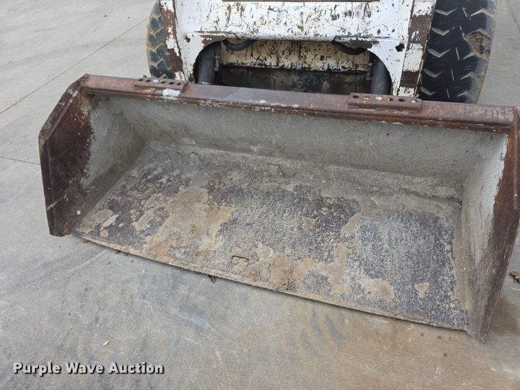 image for item EV2134 2001 Bobcat 773 skid steer loader