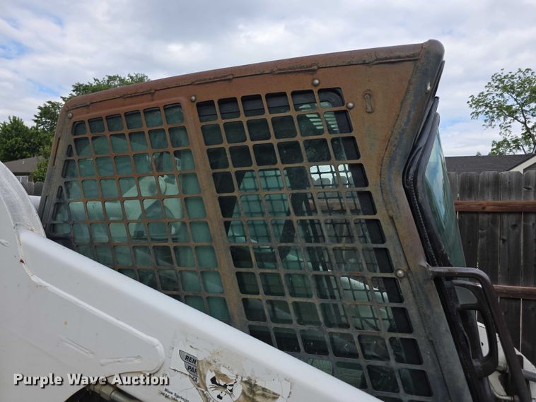image for item EV2134 2001 Bobcat 773 skid steer loader