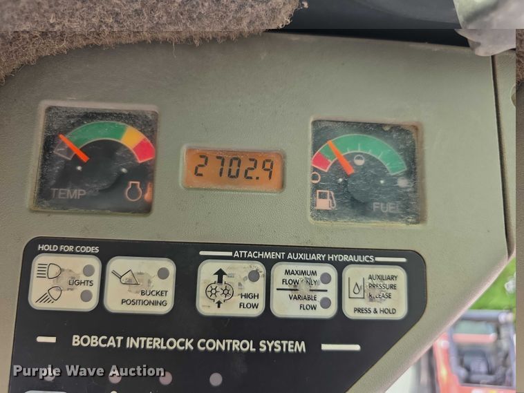 image for item EV2134 2001 Bobcat 773 skid steer loader