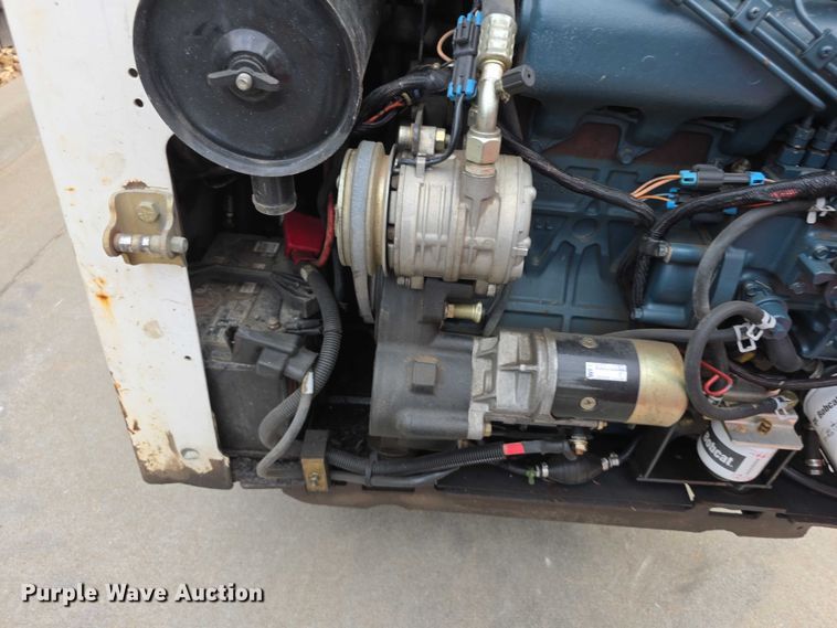 image for item EV2134 2001 Bobcat 773 skid steer loader
