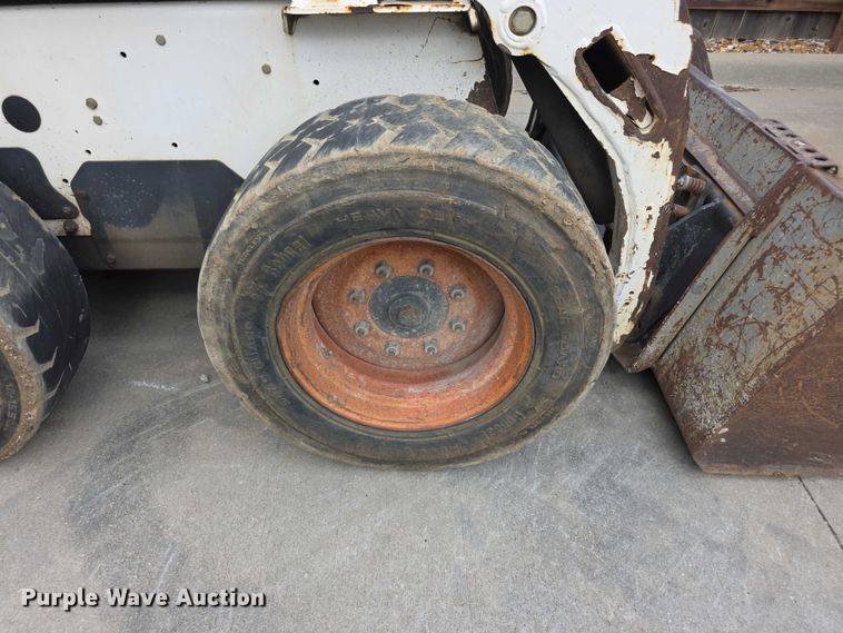 image for item EV2134 2001 Bobcat 773 skid steer loader