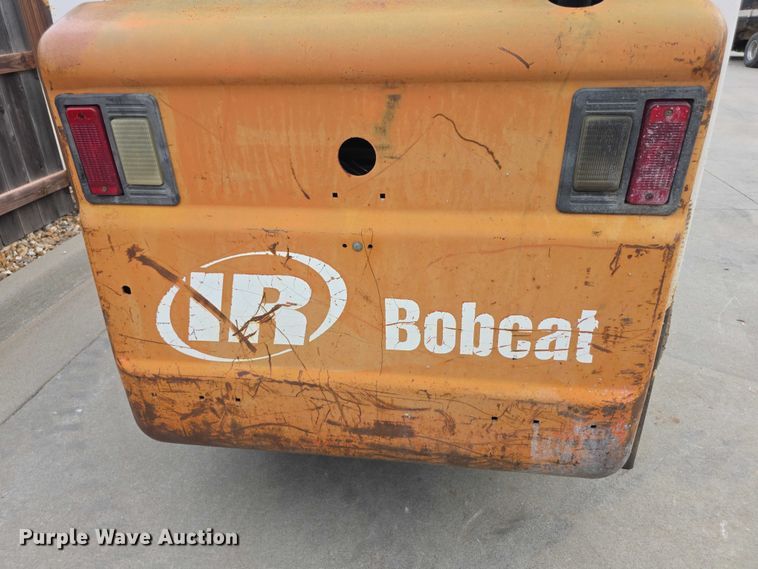 image for item EV2134 2001 Bobcat 773 skid steer loader