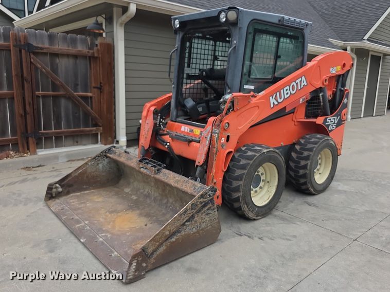 image for item EV2136 2016 Kubota SSV65 skid steer loader