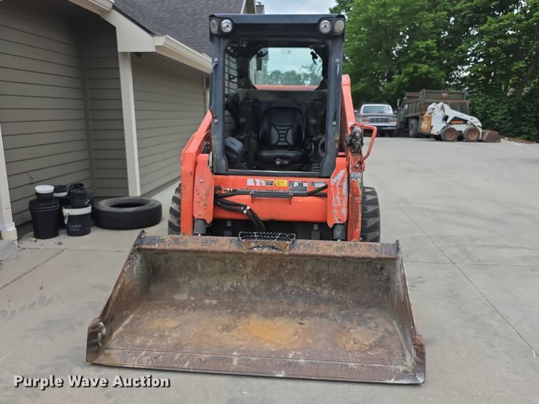 image for item EV2136 2016 Kubota SSV65 skid steer loader