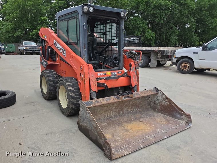 image for item EV2136 2016 Kubota SSV65 skid steer loader