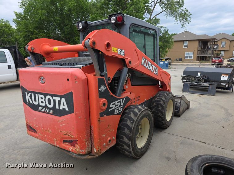 image for item EV2136 2016 Kubota SSV65 skid steer loader