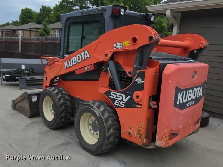 image for item EV2136 2016 Kubota SSV65 skid steer loader