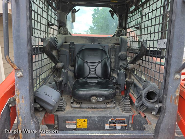 image for item EV2136 2016 Kubota SSV65 skid steer loader