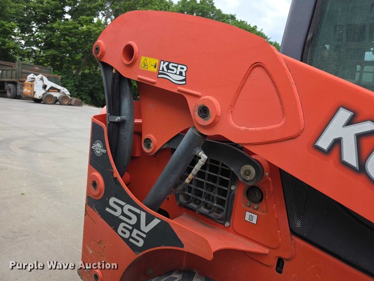 image for item EV2136 2016 Kubota SSV65 skid steer loader