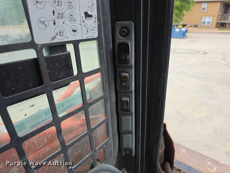 image for item EV2136 2016 Kubota SSV65 skid steer loader