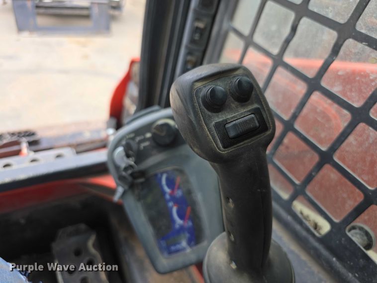 image for item EV2136 2016 Kubota SSV65 skid steer loader