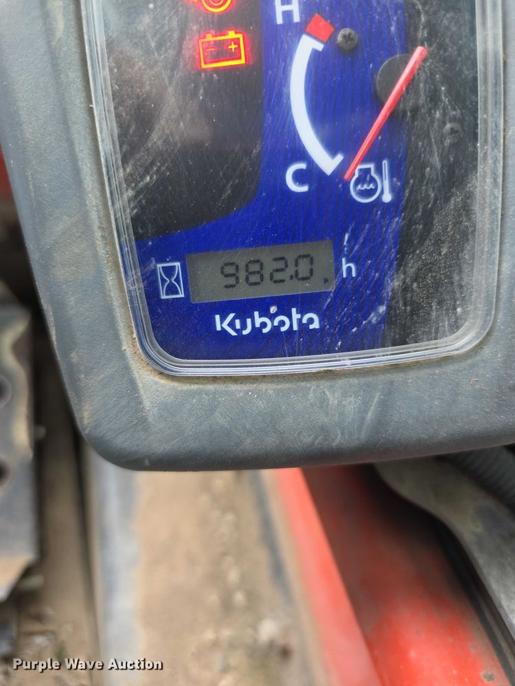image for item EV2136 2016 Kubota SSV65 skid steer loader