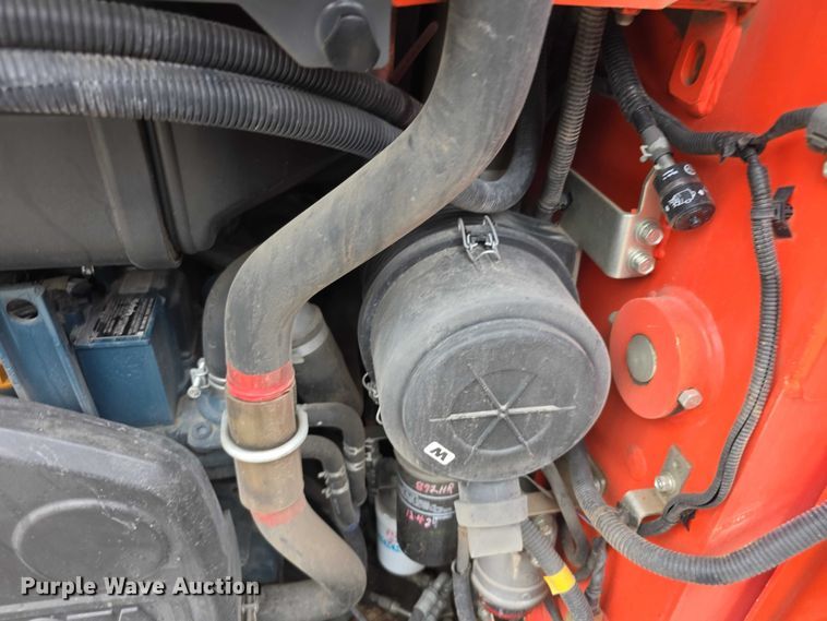 image for item EV2136 2016 Kubota SSV65 skid steer loader