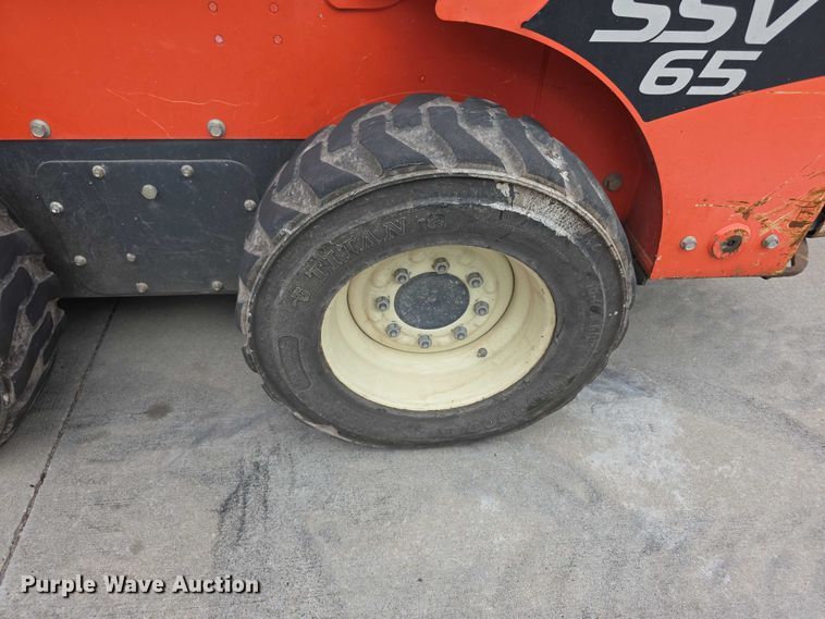 image for item EV2136 2016 Kubota SSV65 skid steer loader