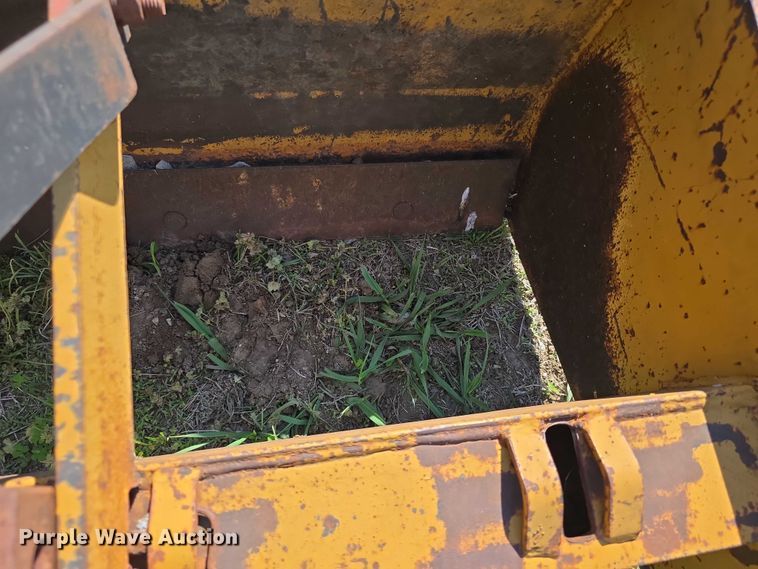 image for item EV2156 Tractor attachments