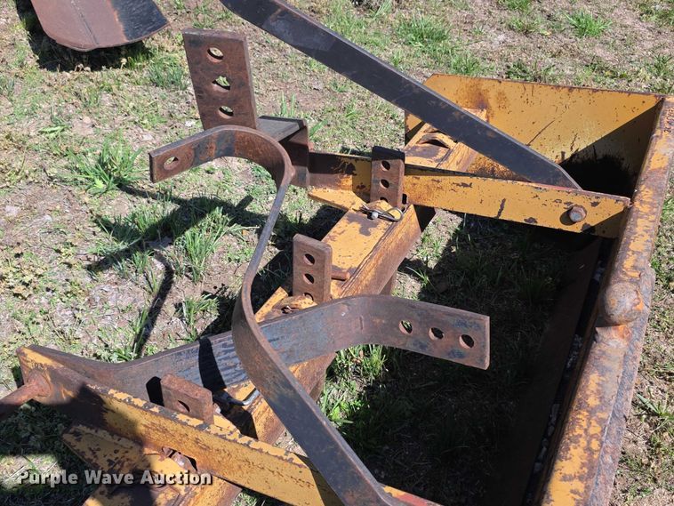 image for item EV2156 Tractor attachments