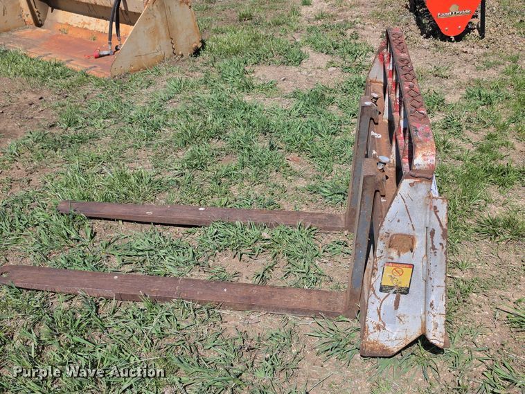 image for item EV2161 MDS skid steer forks