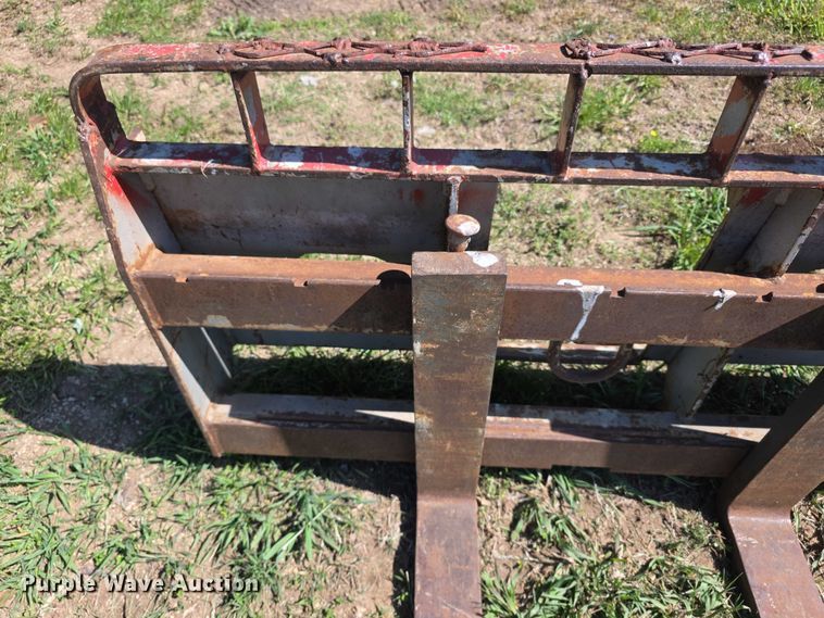 image for item EV2161 MDS skid steer forks