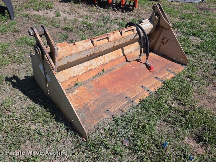 image for item EV2162 Bobcat 68 combo BKT  four in one skid steer bucket