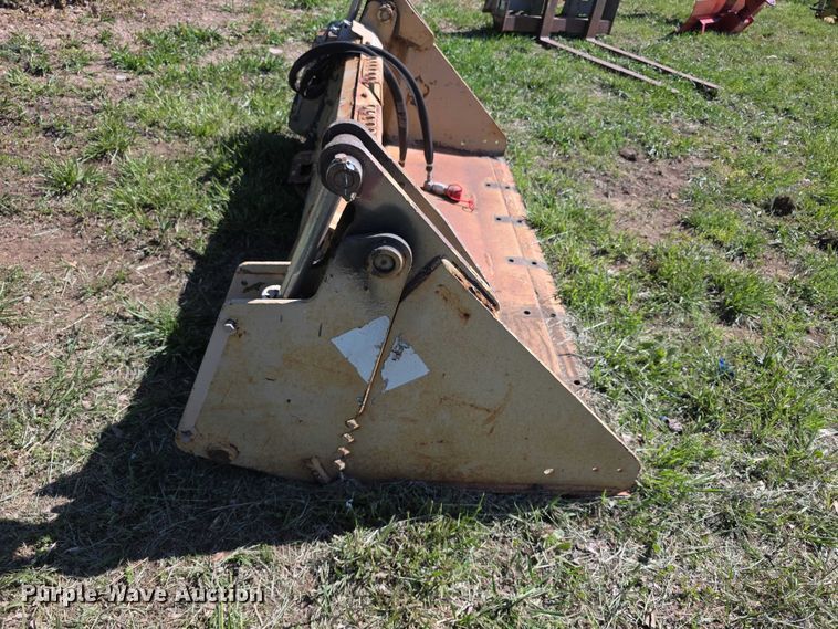 image for item EV2162 Bobcat 68 combo BKT  four in one skid steer bucket