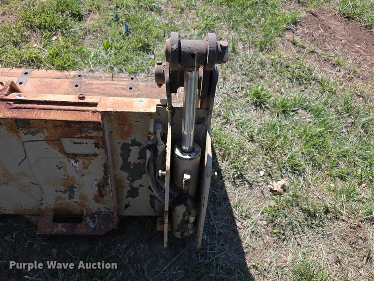 image for item EV2162 Bobcat 68 combo BKT  four in one skid steer bucket