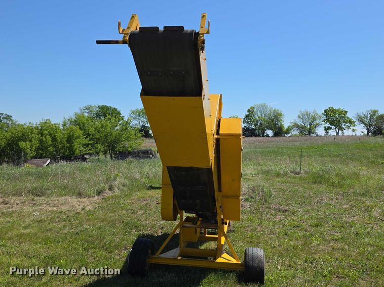 image for item EV2165 Lindig  D12  topsoil shredder